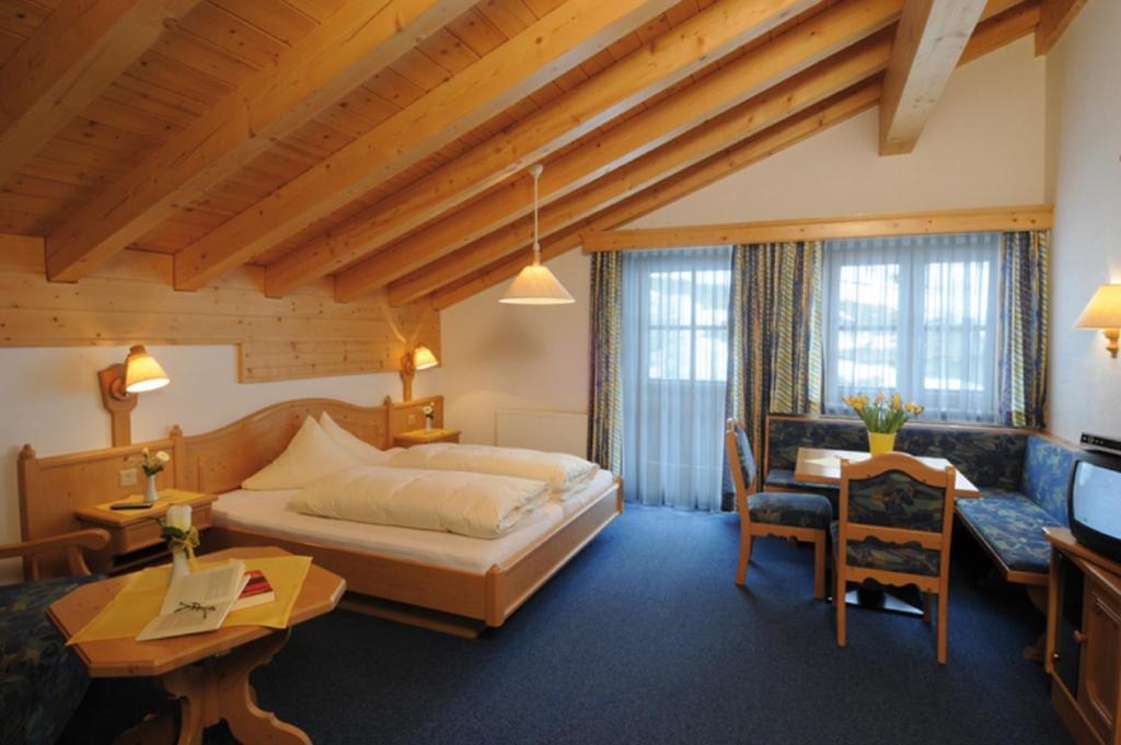 זאמנאון Hotel Camona & Apart Walserhof חדר תמונה