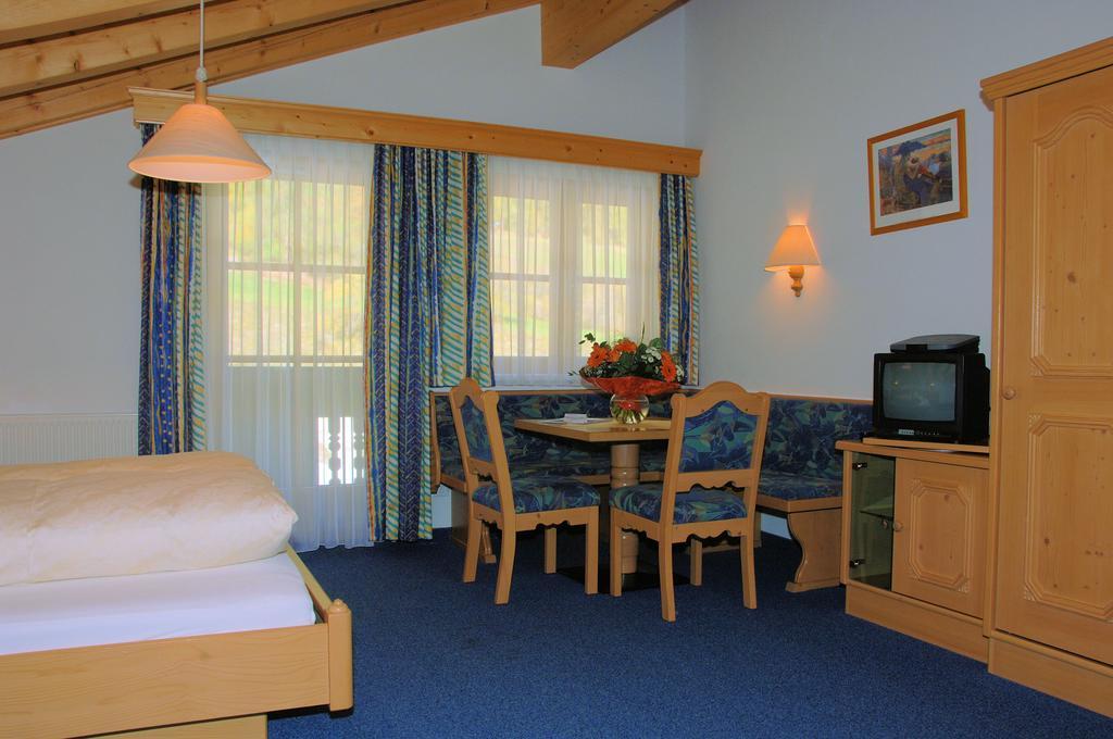 זאמנאון Hotel Camona & Apart Walserhof מראה חיצוני תמונה